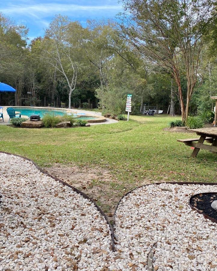 Willis Cozy Rv Experience W/Pool+Spa Near Lake Conroe מראה חיצוני תמונה