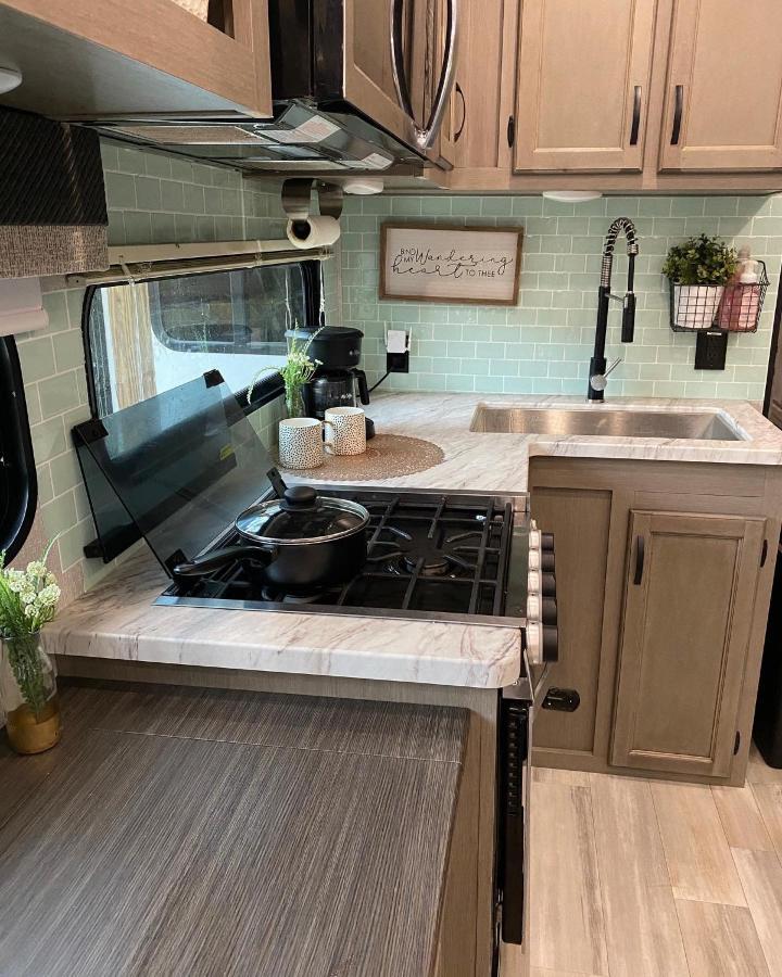 Willis Cozy Rv Experience W/Pool+Spa Near Lake Conroe מראה חיצוני תמונה
