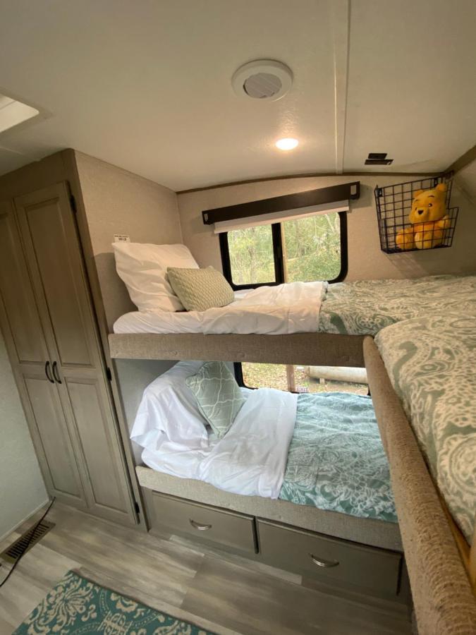 Willis Cozy Rv Experience W/Pool+Spa Near Lake Conroe מראה חיצוני תמונה