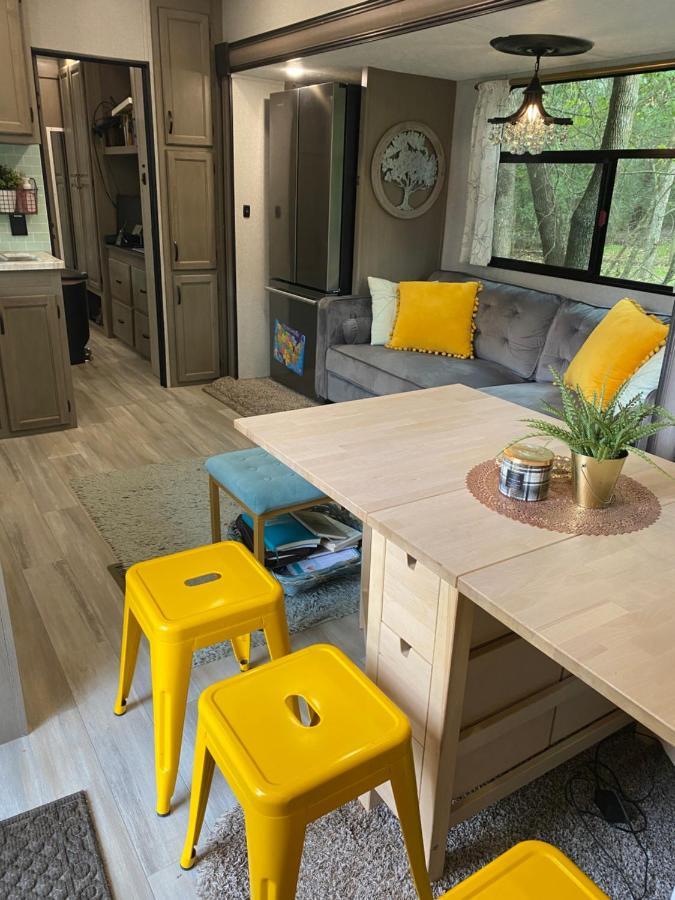 Willis Cozy Rv Experience W/Pool+Spa Near Lake Conroe מראה חיצוני תמונה