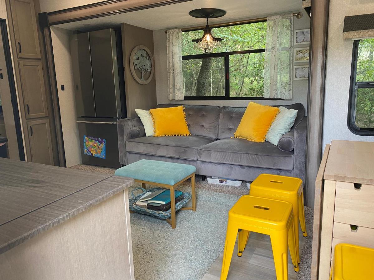 Willis Cozy Rv Experience W/Pool+Spa Near Lake Conroe מראה חיצוני תמונה