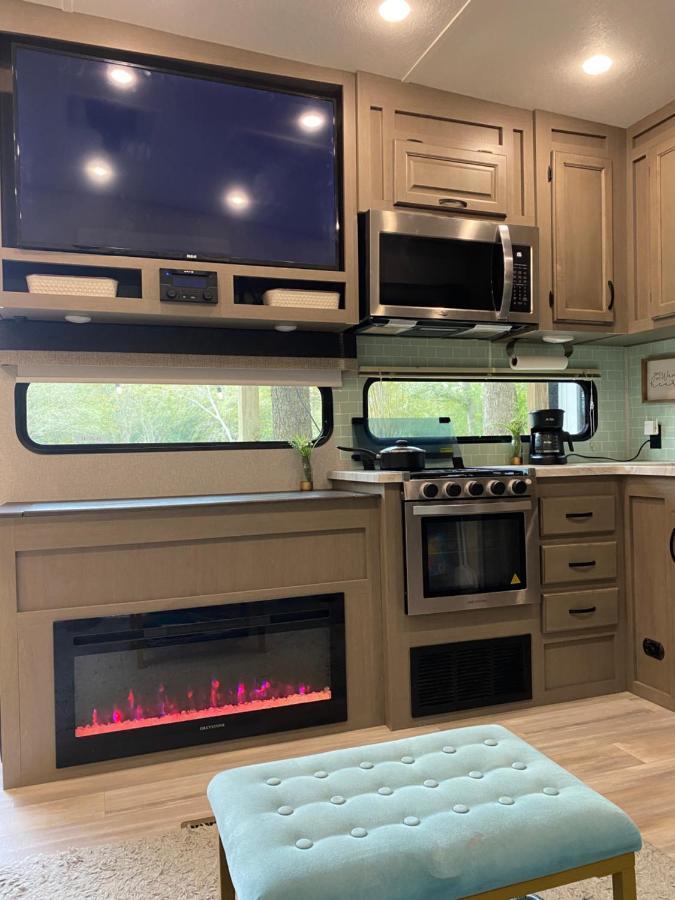 Willis Cozy Rv Experience W/Pool+Spa Near Lake Conroe מראה חיצוני תמונה